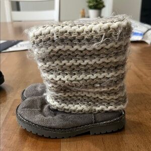 Koala Toddler Girl Gray and Cream Knit Boots